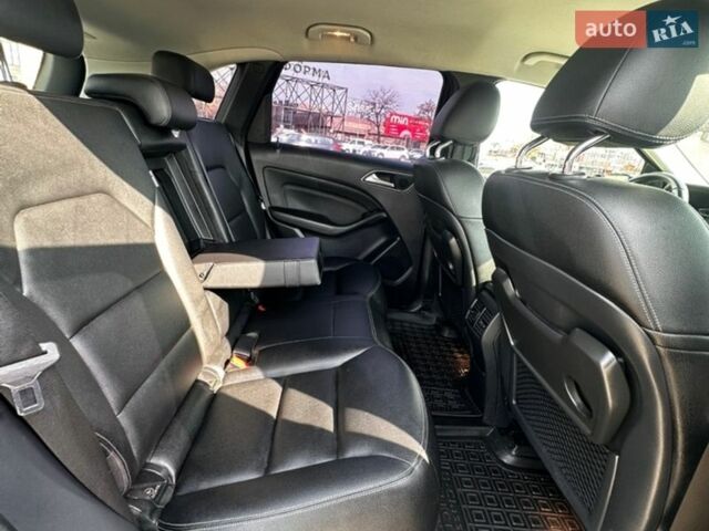 Черный Мерседес Б-класс, объемом двигателя 0 л и пробегом 100 тыс. км за 9000 $, фото 30 на Automoto.ua