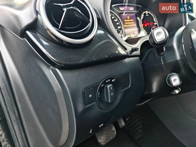 Черный Мерседес Б-класс, объемом двигателя 0 л и пробегом 82 тыс. км за 8999 $, фото 22 на Automoto.ua