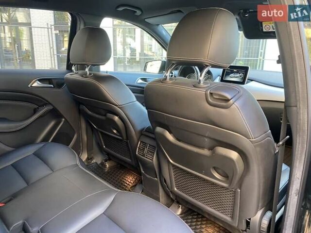 Чорний Мерседес Б-клас, об'ємом двигуна 0 л та пробігом 120 тис. км за 12500 $, фото 11 на Automoto.ua