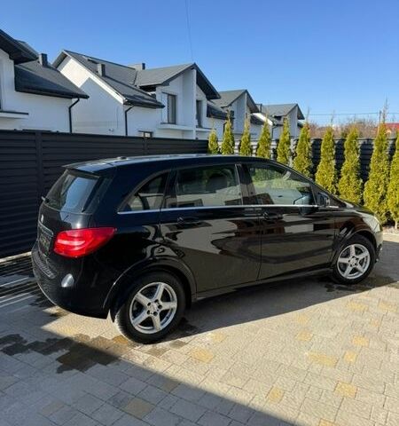 Чорний Мерседес Б-клас, об'ємом двигуна 1.99 л та пробігом 240 тис. км за 8700 $, фото 17 на Automoto.ua