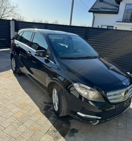 Чорний Мерседес Б-клас, об'ємом двигуна 1.99 л та пробігом 240 тис. км за 8700 $, фото 19 на Automoto.ua