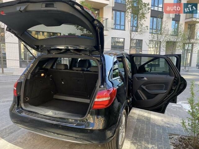 Чорний Мерседес Б-клас, об'ємом двигуна 0 л та пробігом 120 тис. км за 12500 $, фото 9 на Automoto.ua