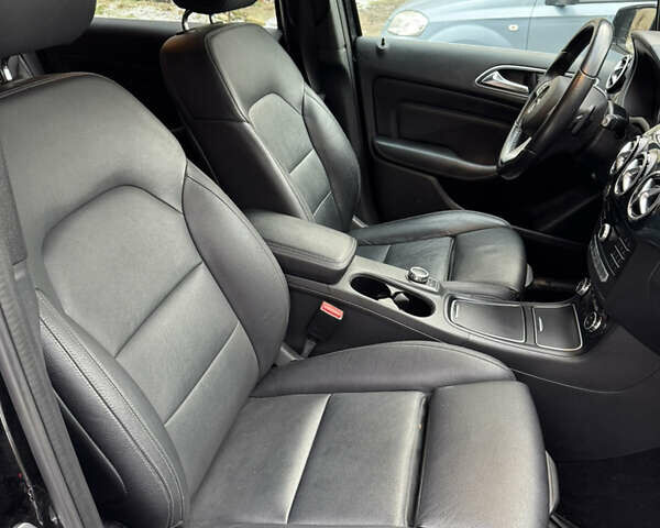 Чорний Мерседес Б-клас, об'ємом двигуна 0 л та пробігом 123 тис. км за 8800 $, фото 8 на Automoto.ua