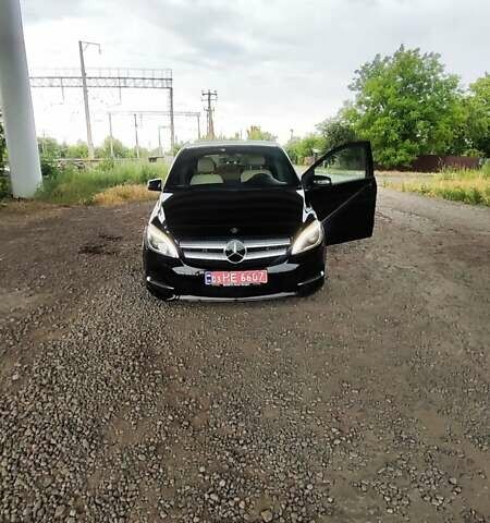 Чорний Мерседес Б-клас, об'ємом двигуна 0 л та пробігом 130 тис. км за 10950 $, фото 19 на Automoto.ua