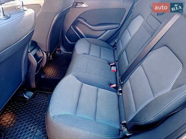 Чорний Мерседес Б-клас, об'ємом двигуна 0 л та пробігом 76 тис. км за 9999 $, фото 45 на Automoto.ua