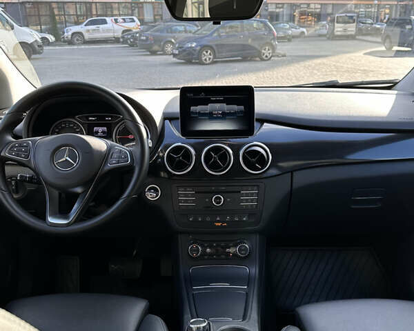 Чорний Мерседес Б-клас, об'ємом двигуна 0 л та пробігом 124 тис. км за 10300 $, фото 25 на Automoto.ua