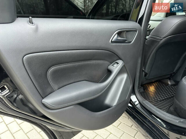 Черный Мерседес Б-класс, объемом двигателя 0 л и пробегом 72 тыс. км за 10550 $, фото 48 на Automoto.ua