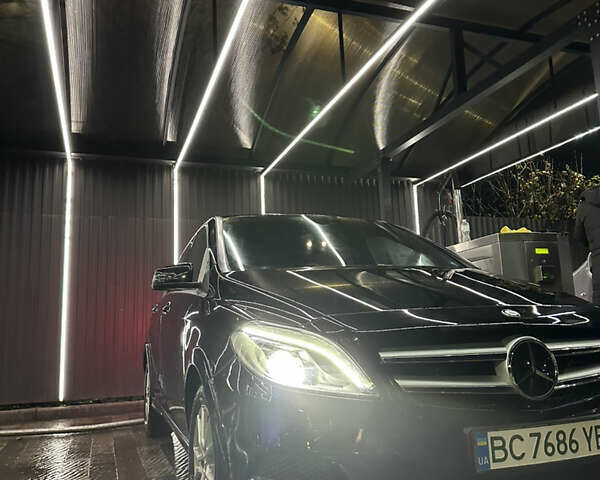 Черный Мерседес Б-класс, объемом двигателя 0 л и пробегом 100 тыс. км за 12700 $, фото 12 на Automoto.ua