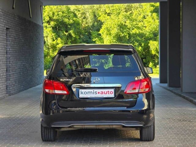 Черный Мерседес Б-класс, объемом двигателя 2.2 л и пробегом 105 тыс. км за 14099 $, фото 11 на Automoto.ua