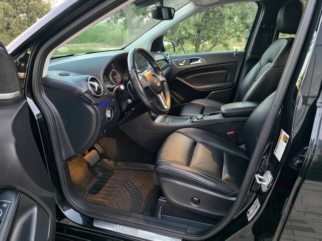 Черный Мерседес Б-класс, объемом двигателя 0 л и пробегом 76 тыс. км за 3500 $, фото 7 на Automoto.ua