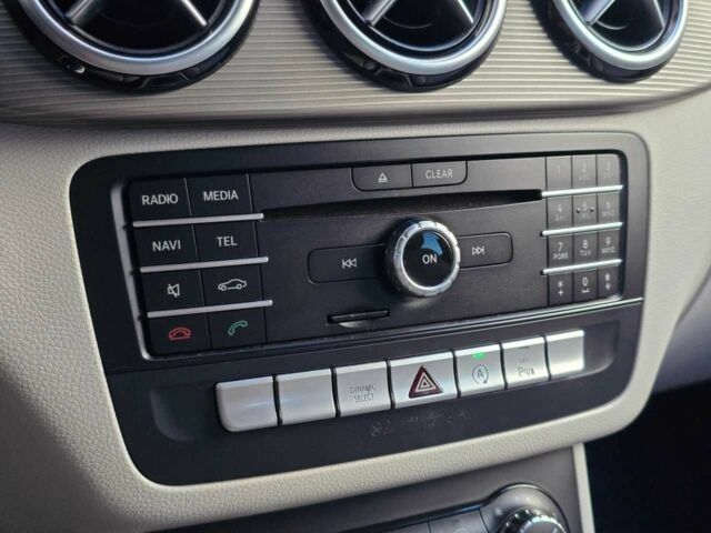 Черный Мерседес Б-класс, объемом двигателя 2.2 л и пробегом 105 тыс. км за 14099 $, фото 15 на Automoto.ua