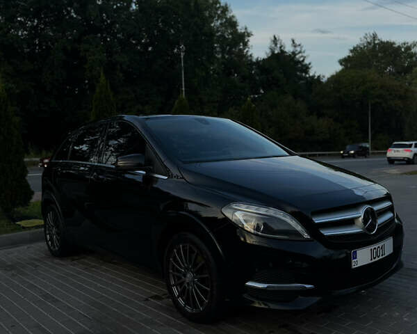 Чорний Мерседес Б-клас, об'ємом двигуна 0 л та пробігом 147 тис. км за 11500 $, фото 1 на Automoto.ua