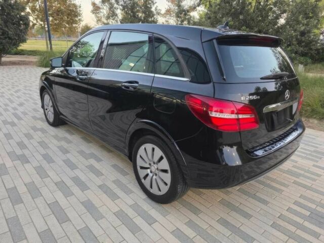 Чорний Мерседес Б-клас, об'ємом двигуна 0 л та пробігом 80 тис. км за 5700 $, фото 2 на Automoto.ua