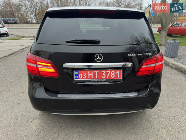 Черный Мерседес Б-класс, объемом двигателя 0 л и пробегом 39 тыс. км за 11000 $, фото 4 на Automoto.ua