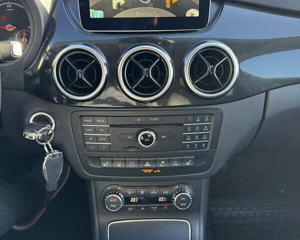 Чорний Мерседес Б-клас, об'ємом двигуна 0 л та пробігом 85 тис. км за 9999 $, фото 13 на Automoto.ua