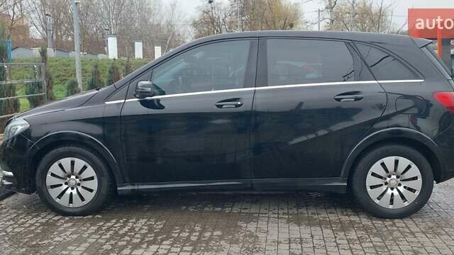 Черный Мерседес Б-класс, объемом двигателя 0 л и пробегом 122 тыс. км за 12291 $, фото 20 на Automoto.ua