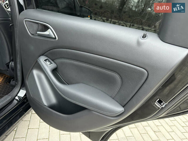 Черный Мерседес Б-класс, объемом двигателя 0 л и пробегом 72 тыс. км за 10550 $, фото 52 на Automoto.ua