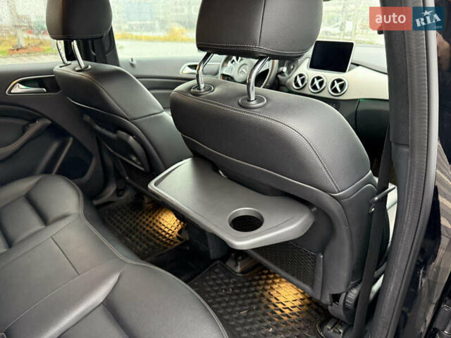 Чорний Мерседес Б-клас, об'ємом двигуна 0 л та пробігом 58 тис. км за 11150 $, фото 16 на Automoto.ua