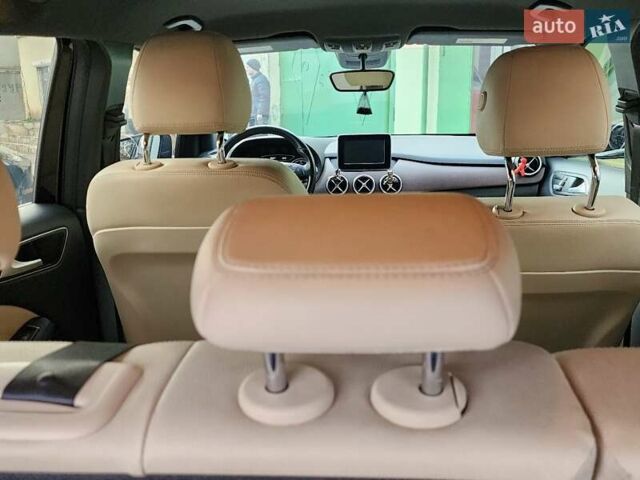 Чорний Мерседес Б-клас, об'ємом двигуна 0 л та пробігом 80 тис. км за 10200 $, фото 12 на Automoto.ua