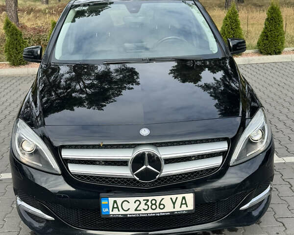 Чорний Мерседес Б-клас, об'ємом двигуна 0 л та пробігом 157 тис. км за 8600 $, фото 1 на Automoto.ua