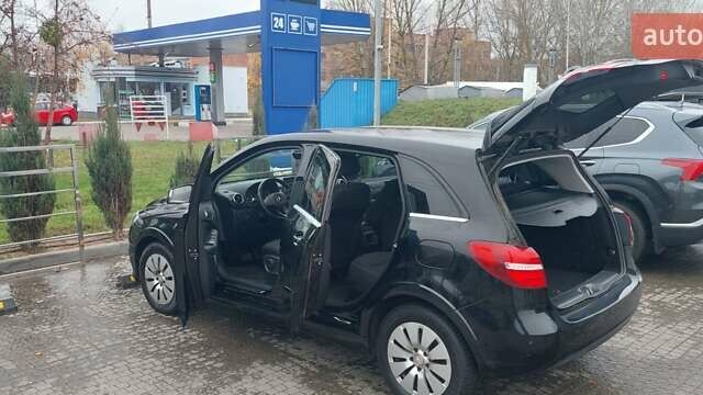 Черный Мерседес Б-класс, объемом двигателя 0 л и пробегом 122 тыс. км за 12291 $, фото 22 на Automoto.ua