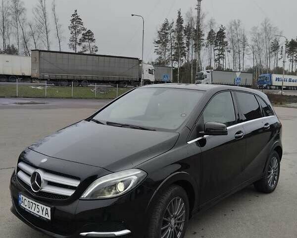 Черный Мерседес Б-класс, объемом двигателя 0 л и пробегом 100 тыс. км за 11300 $, фото 1 на Automoto.ua