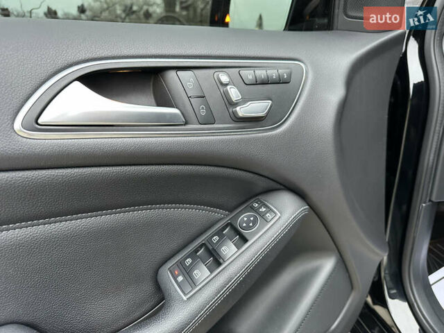 Черный Мерседес Б-класс, объемом двигателя 0 л и пробегом 72 тыс. км за 10550 $, фото 41 на Automoto.ua