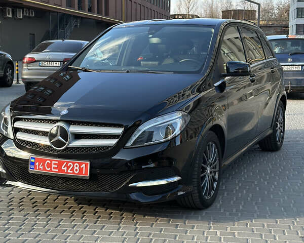 Чорний Мерседес Б-клас, об'ємом двигуна 0 л та пробігом 124 тис. км за 10300 $, фото 4 на Automoto.ua