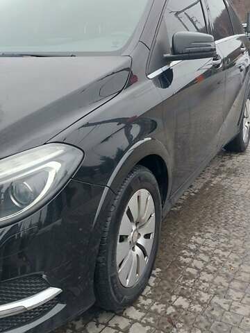 Черный Мерседес Б-класс, объемом двигателя 0 л и пробегом 122 тыс. км за 12291 $, фото 23 на Automoto.ua