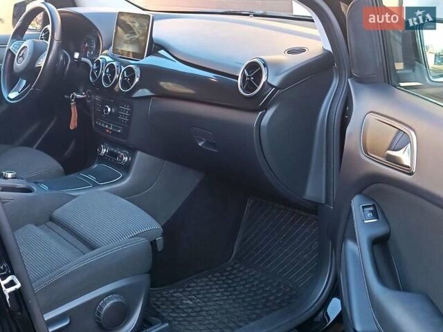 Чорний Мерседес Б-клас, об'ємом двигуна 0 л та пробігом 76 тис. км за 9999 $, фото 53 на Automoto.ua