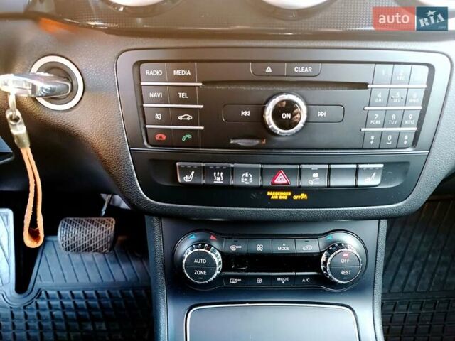 Чорний Мерседес Б-клас, об'ємом двигуна 0 л та пробігом 76 тис. км за 9999 $, фото 57 на Automoto.ua