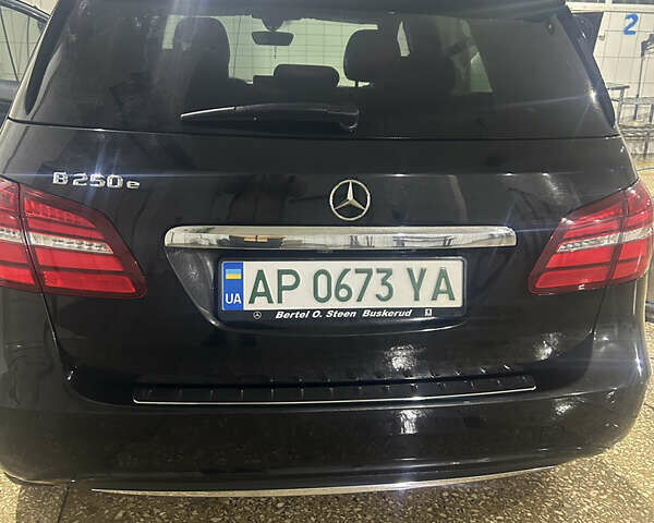 Чорний Мерседес Б-клас, об'ємом двигуна 0 л та пробігом 106 тис. км за 10500 $, фото 1 на Automoto.ua