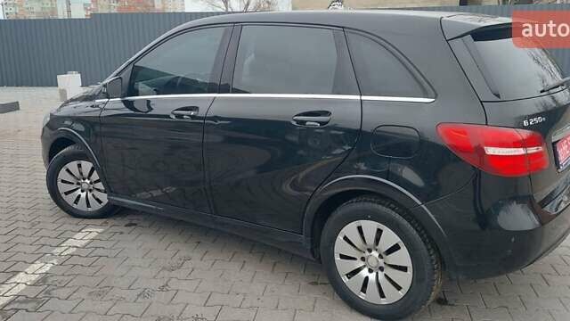 Черный Мерседес Б-класс, объемом двигателя 0 л и пробегом 122 тыс. км за 12291 $, фото 12 на Automoto.ua