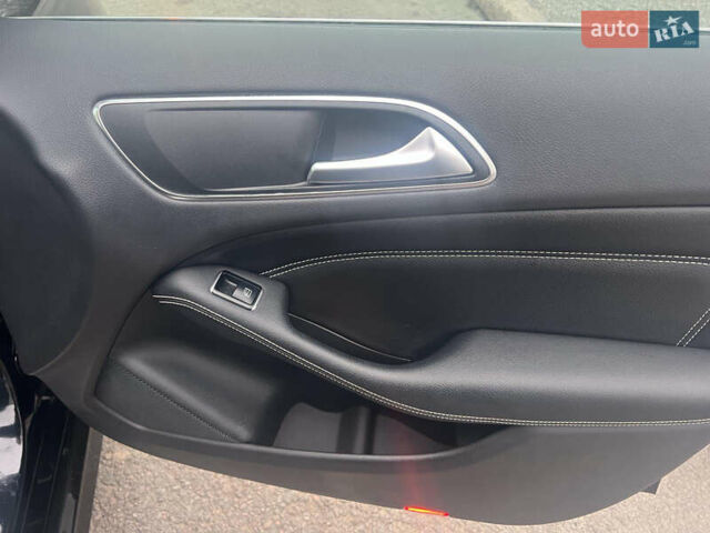 Черный Мерседес Б-класс, объемом двигателя 0 л и пробегом 39 тыс. км за 11000 $, фото 7 на Automoto.ua