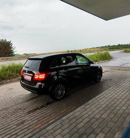 Чорний Мерседес Б-клас, об'ємом двигуна 0 л та пробігом 130 тис. км за 10950 $, фото 11 на Automoto.ua