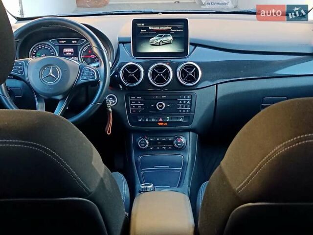 Чорний Мерседес Б-клас, об'ємом двигуна 0 л та пробігом 76 тис. км за 9999 $, фото 55 на Automoto.ua