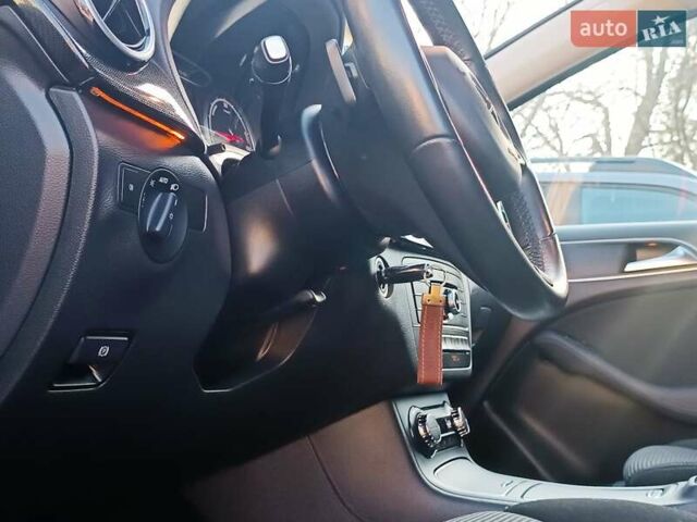 Чорний Мерседес Б-клас, об'ємом двигуна 0 л та пробігом 76 тис. км за 9999 $, фото 41 на Automoto.ua