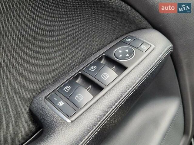 Чорний Мерседес Б-клас, об'ємом двигуна 0 л та пробігом 100 тис. км за 10700 $, фото 19 на Automoto.ua