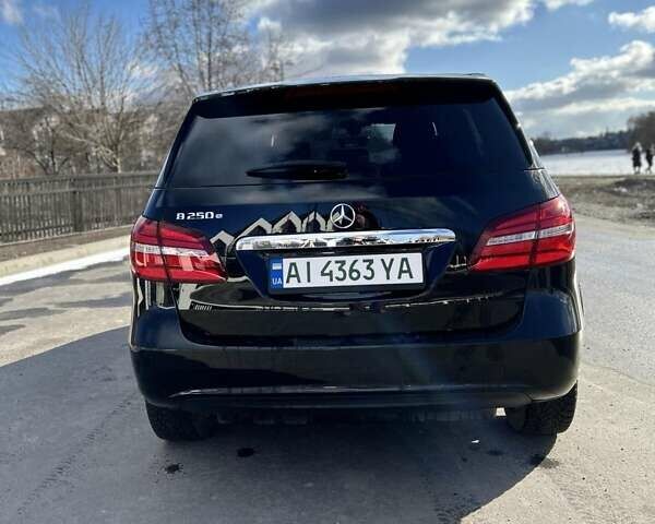 Черный Мерседес Б-класс, объемом двигателя 0 л и пробегом 83 тыс. км за 12500 $, фото 7 на Automoto.ua