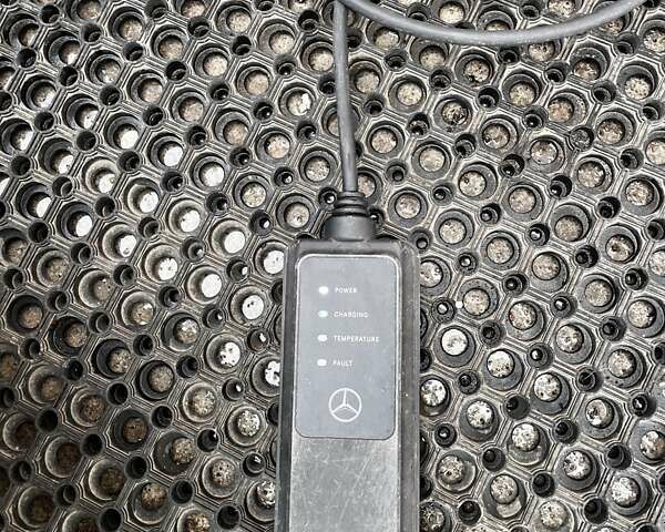 Черный Мерседес Б-класс, объемом двигателя 0 л и пробегом 140 тыс. км за 10000 $, фото 5 на Automoto.ua