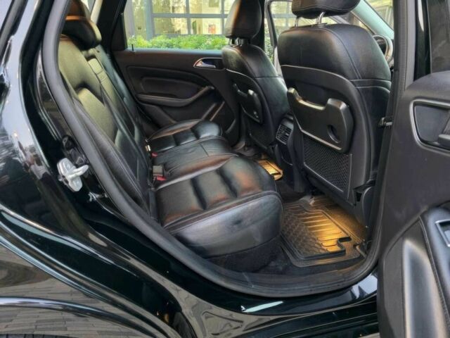 Черный Мерседес Б-класс, объемом двигателя 0 л и пробегом 76 тыс. км за 9800 $, фото 11 на Automoto.ua