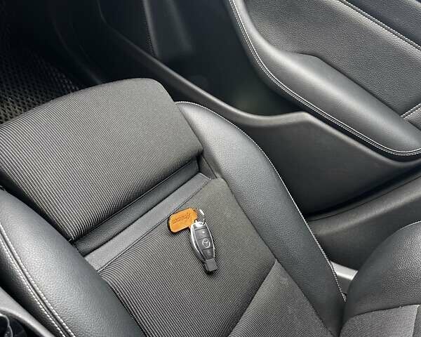 Черный Мерседес Б-класс, объемом двигателя 0 л и пробегом 140 тыс. км за 10000 $, фото 21 на Automoto.ua