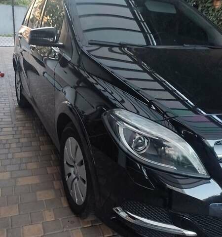 Черный Мерседес Б-класс, объемом двигателя 0 л и пробегом 83 тыс. км за 12500 $, фото 5 на Automoto.ua