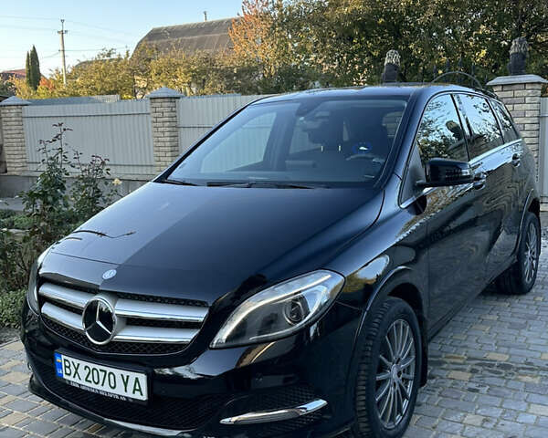 Черный Мерседес Б-класс, объемом двигателя 0 л и пробегом 90 тыс. км за 10900 $, фото 2 на Automoto.ua