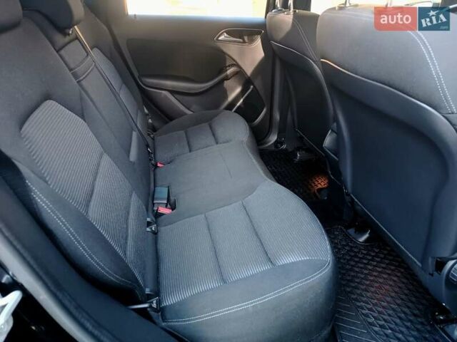 Чорний Мерседес Б-клас, об'ємом двигуна 0 л та пробігом 76 тис. км за 9999 $, фото 49 на Automoto.ua