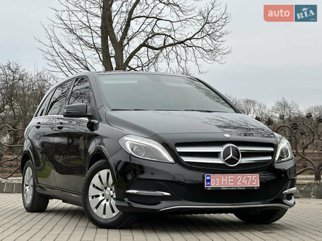 Черный Мерседес Б-класс, объемом двигателя 0 л и пробегом 72 тыс. км за 10550 $, фото 5 на Automoto.ua