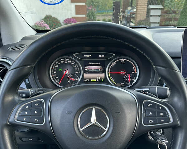 Черный Мерседес Б-класс, объемом двигателя 0 л и пробегом 90 тыс. км за 10900 $, фото 9 на Automoto.ua