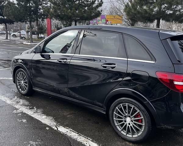 Черный Мерседес Б-класс, объемом двигателя 0 л и пробегом 140 тыс. км за 10000 $, фото 12 на Automoto.ua