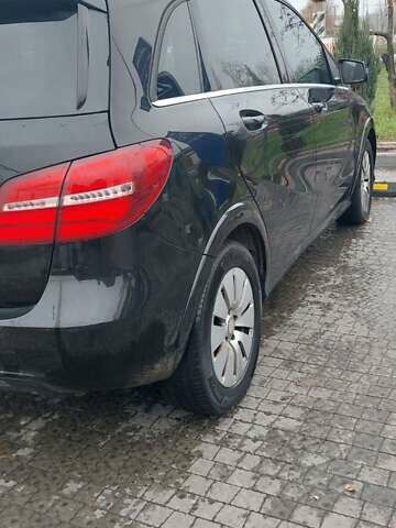 Черный Мерседес Б-класс, объемом двигателя 0 л и пробегом 122 тыс. км за 12291 $, фото 19 на Automoto.ua