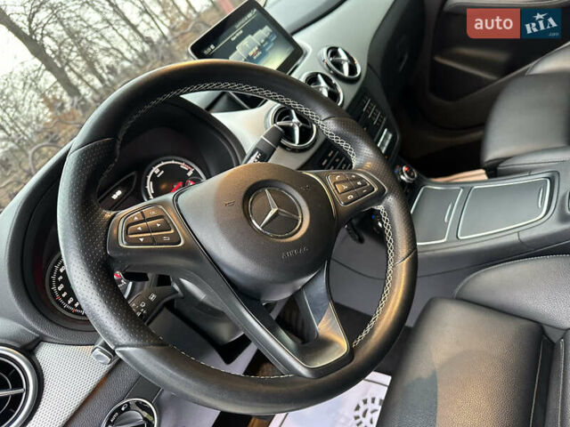 Черный Мерседес Б-класс, объемом двигателя 0 л и пробегом 73 тыс. км за 10550 $, фото 44 на Automoto.ua